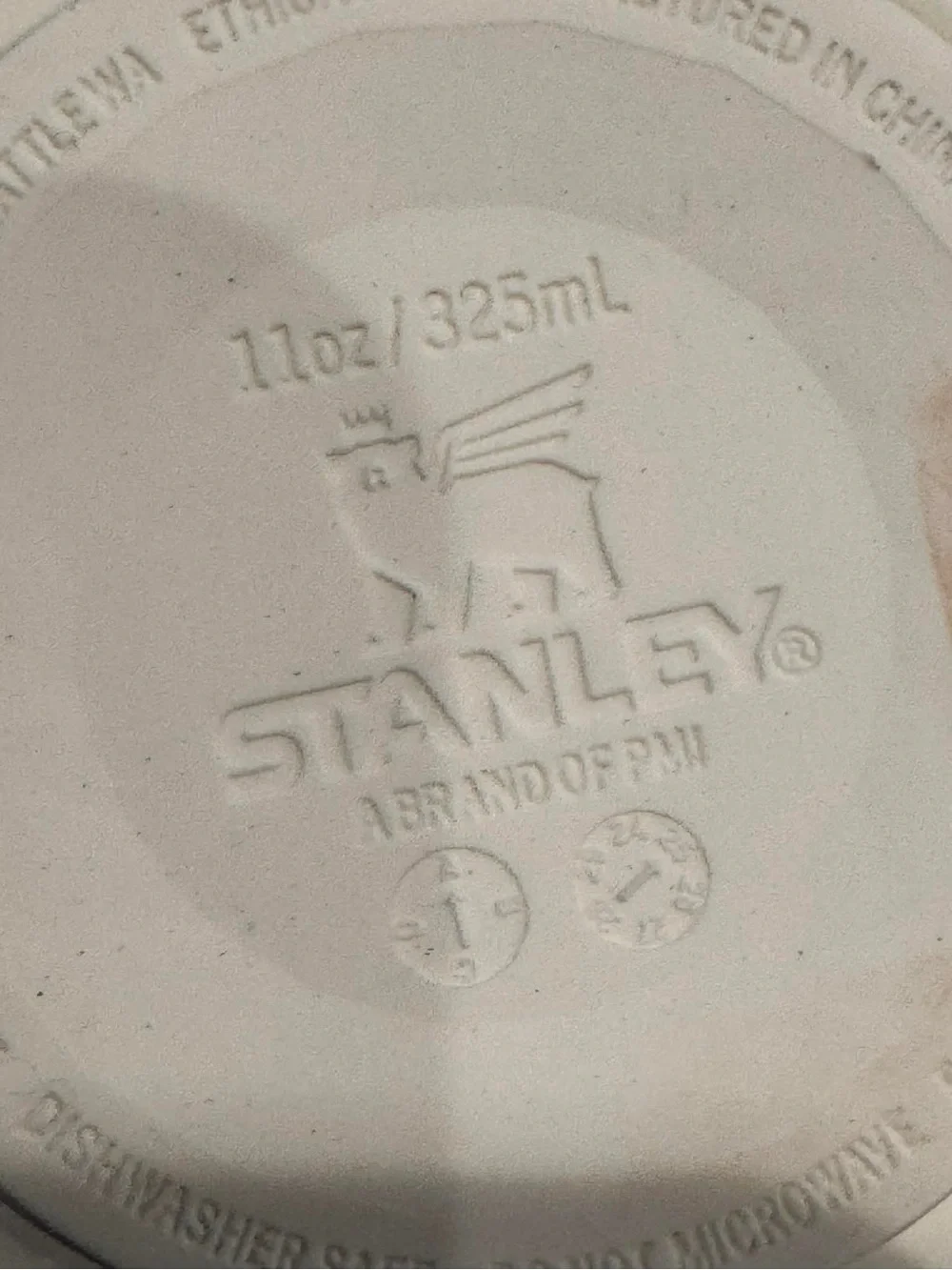 Stanley Cream Wine Tumbler with Splash-Resistant Lid